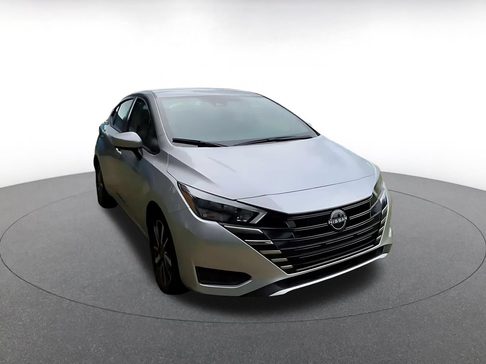 Used 2025 Nissan Versa SV FWD image 3