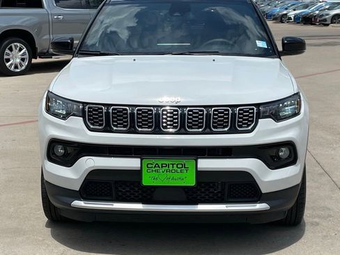 Used 2025 Jeep Compass Limited AWD/4WD image 8