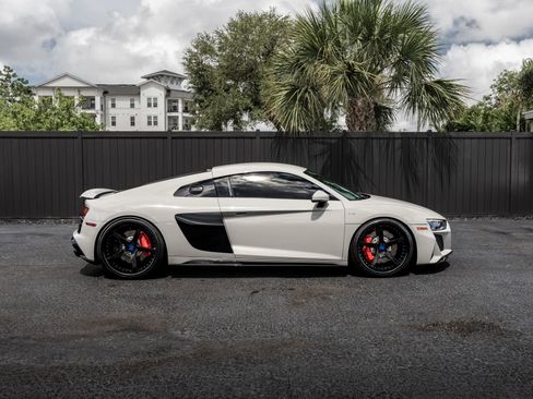 Used 2022 Audi R8 V10 RWD image 2