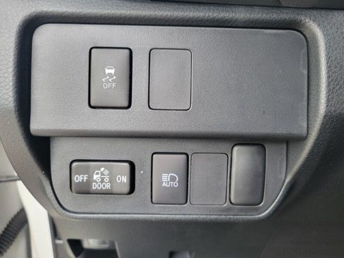 Used 2023 Toyota Tacoma SR5 RWD image 19