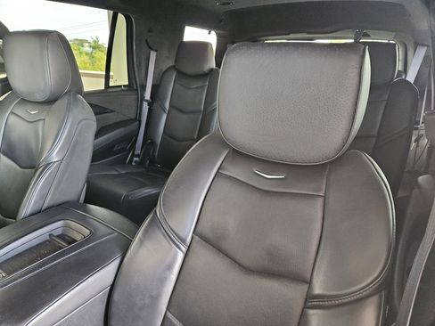 Used 2016 Cadillac Escalade Platinum image 6