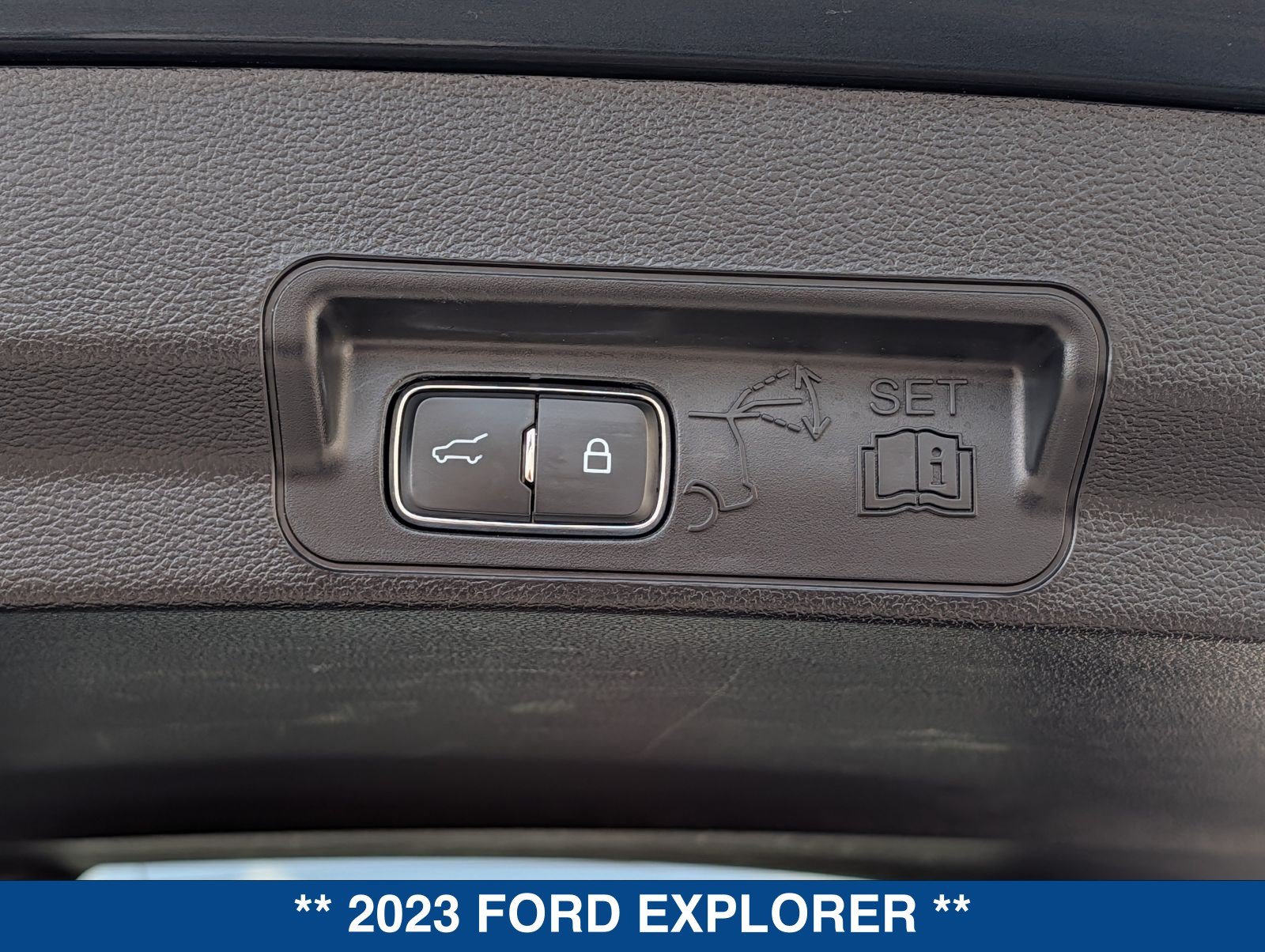 Certified 2023 Ford Explorer XLT w/ Equipment Group 202A RWD image 15