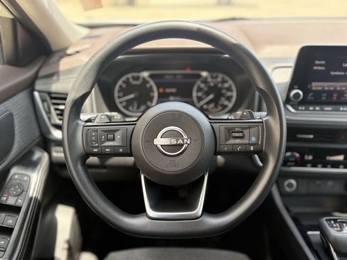 Used 2023 Nissan Rogue SV AWD/4WD image 14