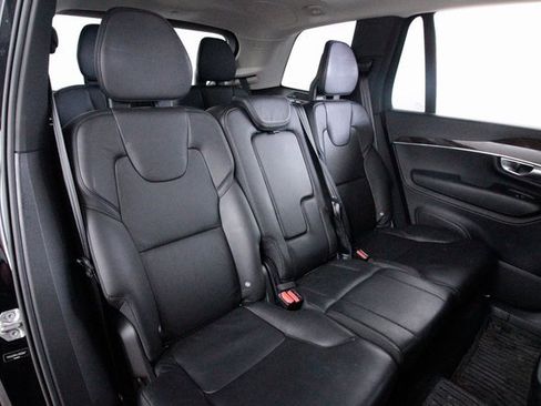 Used 2018 Volvo XC90 T6 Momentum w/ Convenience Package image 24