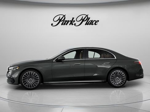 New 2026 Mercedes-Benz E 350 4MATIC Sedan image 6