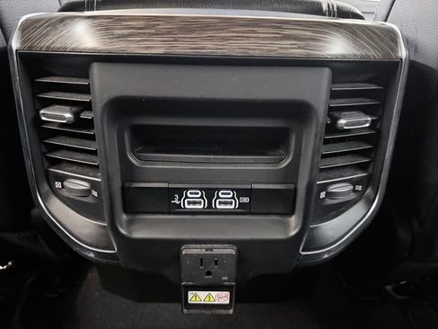 Used 2019 RAM 1500 Laramie AWD/4WD image 30