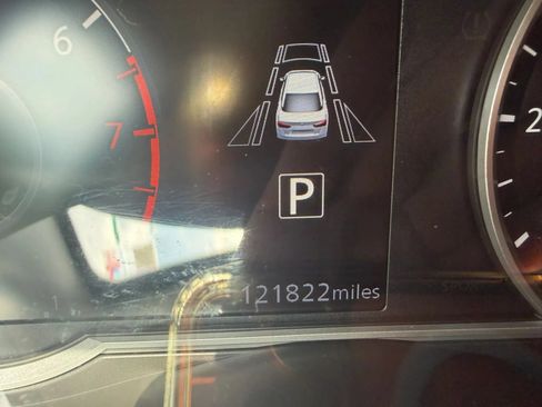 Used 2020 Nissan Versa SV FWD image 10