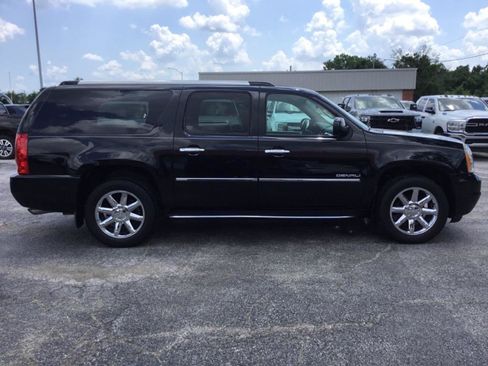 Used 2010 GMC Yukon XL Denali AWD/4WD image 7