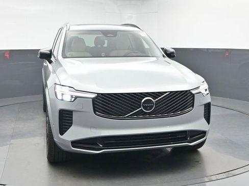 New 2026 Volvo XC90 B6 Ultra w/ Lounge Package image 2