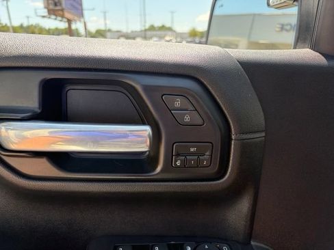 Used 2021 Chevrolet Silverado 1500 LTZ AWD/4WD image 10