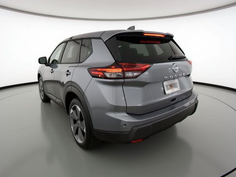 Used 2025 Nissan Rogue SV FWD image 6