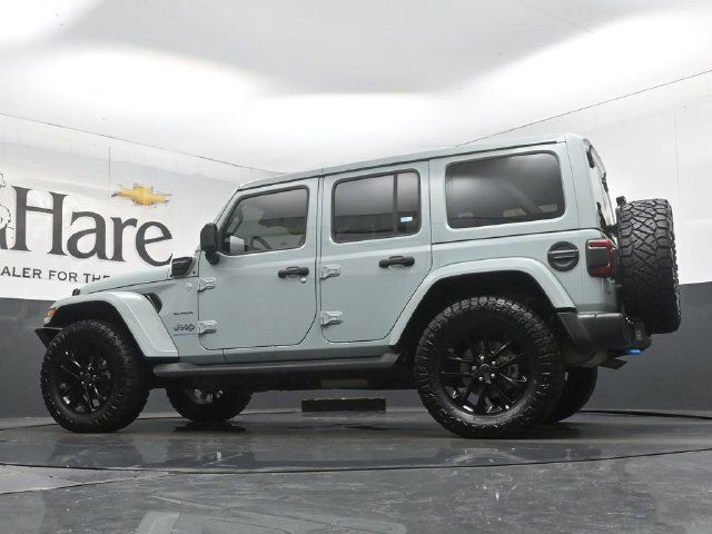 Used 2024 Jeep Wrangler Unlimited Sahara w/ Technology Group AWD/4WD image 60