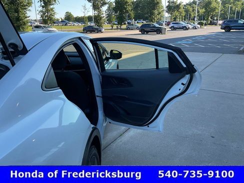 Used 2026 Toyota Prius LE FWD image 17