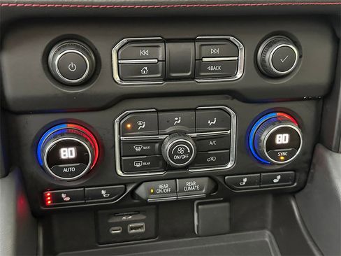 Used 2021 Chevrolet Suburban RST w/ Luxury Package image 65