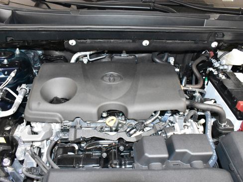 Used 2025 Toyota RAV4 XLE Premium FWD image 31