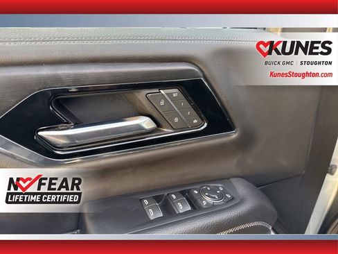 Used 2025 GMC Yukon XL Denali image 14