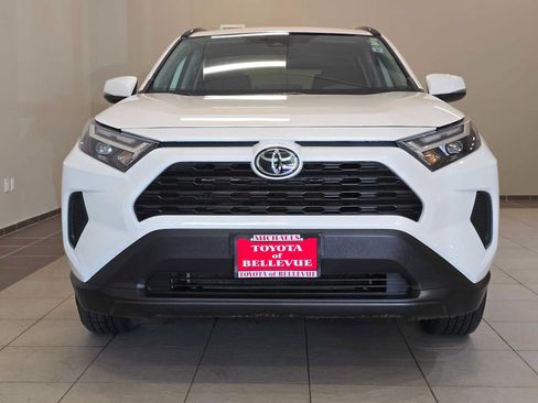 Used 2023 Toyota RAV4 XLE AWD/4WD image 6
