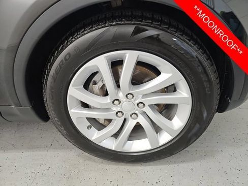Used 2018 Land Rover Discovery SE AWD/4WD image 8