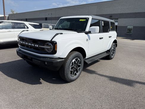 New 2026 Ford Bronco Outer Banks AWD/4WD image 3