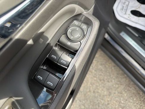 Certified 2024 Chevrolet Equinox Premier image 24