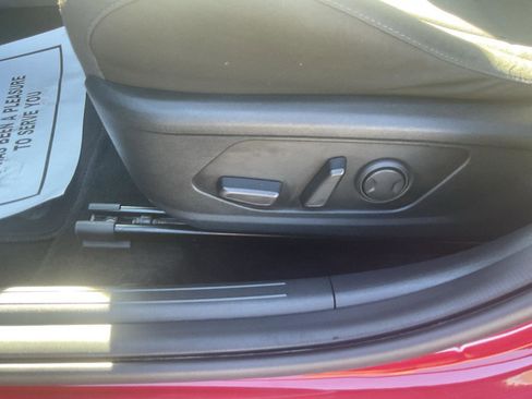 Used 2022 Hyundai Elantra SEL w/ Convenience + Premium Package image 10