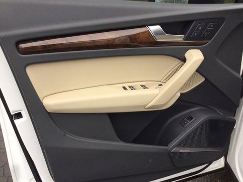 Used 2018 Audi Q5 2.0T Premium Plus w/ Premium Plus Package image 36