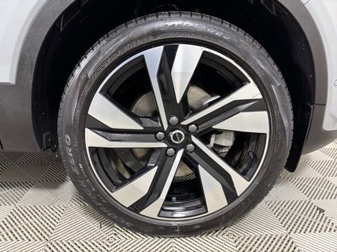 Used 2024 Volvo XC40 B5 Ultimate w/ Protection Package Premier AWD/4WD image 23