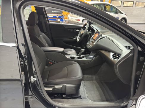 Used 2024 Chevrolet Malibu LT image 17