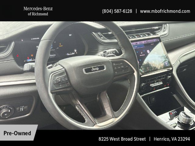Used 2025 Jeep Grand Cherokee Limited AWD/4WD image 13