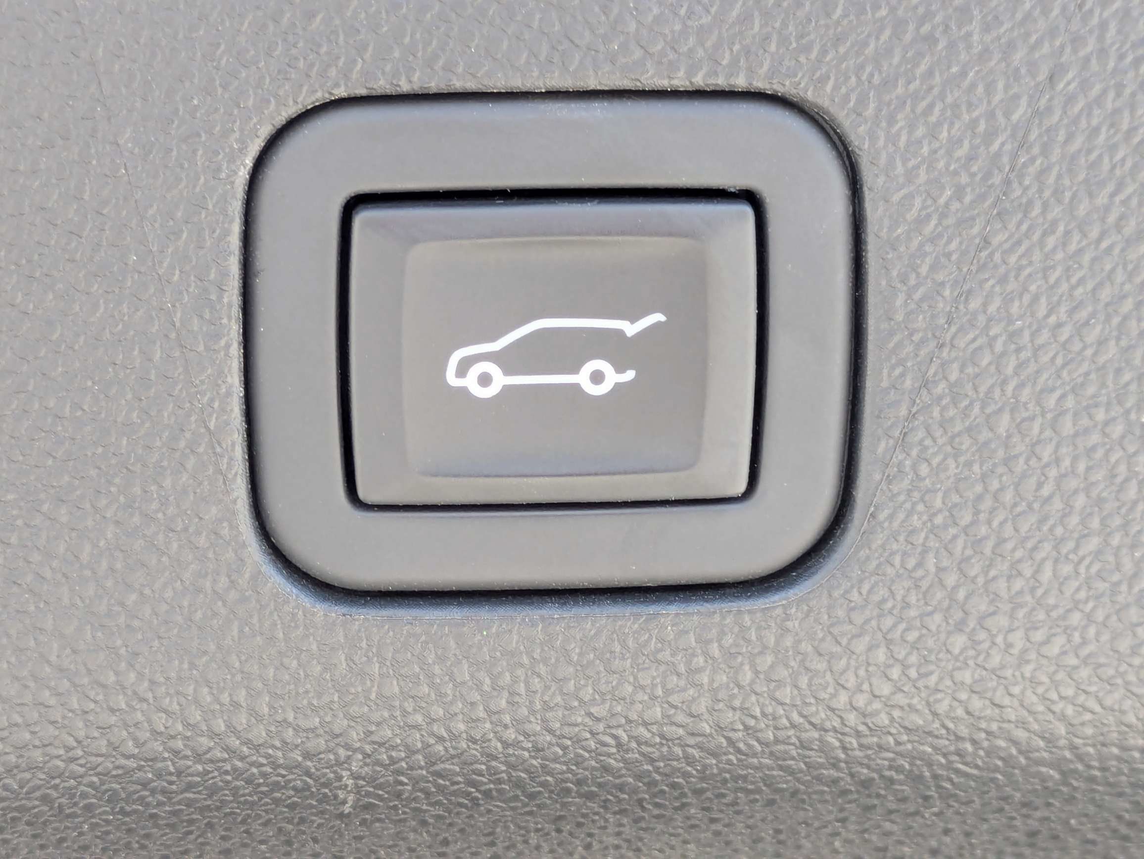 Used 2023 GMC Yukon XL AT4 w/ AT4 Premium Package AWD/4WD image 16