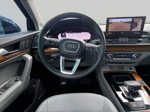Used 2025 Audi Q5 Premium AWD/4WD image 5