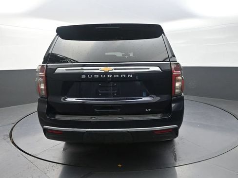Used 2022 Chevrolet Suburban LT AWD/4WD image 7