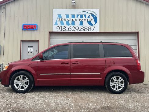 Used 2010 Dodge Grand Caravan SXT image 14