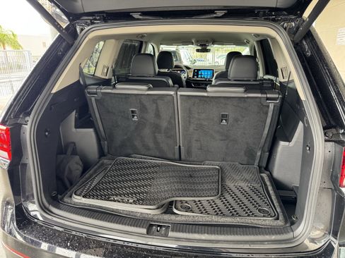 Certified 2024 Volkswagen Atlas SE FWD image 33