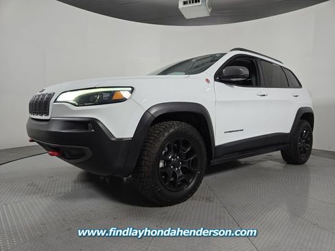 Used 2020 Jeep Cherokee Trailhawk w/ Comfort/Convenience Group image 2