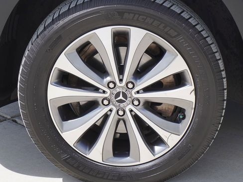 Used 2020 Mercedes-Benz GLE 350 image 4