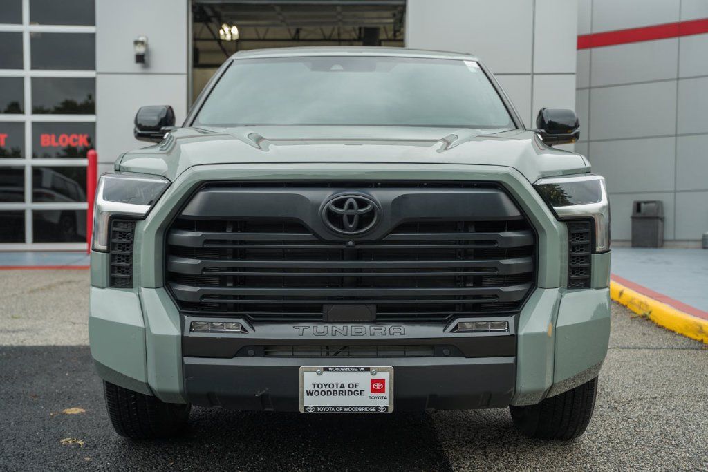 Used 2025 Toyota Tundra Limited AWD/4WD image 2
