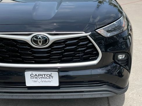 Used 2022 Toyota Highlander LE image 8