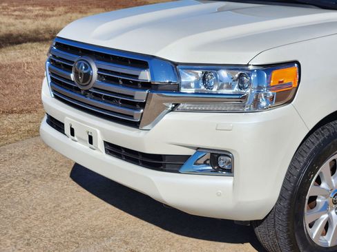 Used 2021 Toyota Land Cruiser image 10