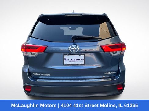 Used 2017 Toyota Highlander XLE image 12