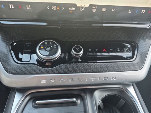 New 2025 Ford Expedition Max Platinum w/ Stealth Performance Package image 33