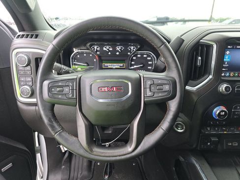 Used 2022 GMC Sierra 2500 AT4 w/ AT4 Preferred Package AWD/4WD image 10