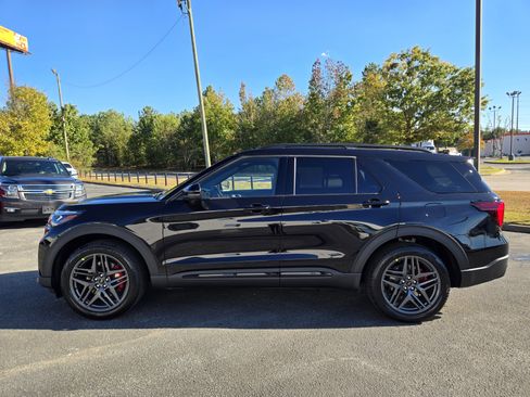 New 2026 Ford Explorer ST w/ Sun And Sound Package image 11