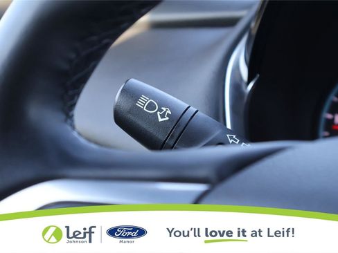 Used 2023 Chevrolet Traverse LT FWD image 17