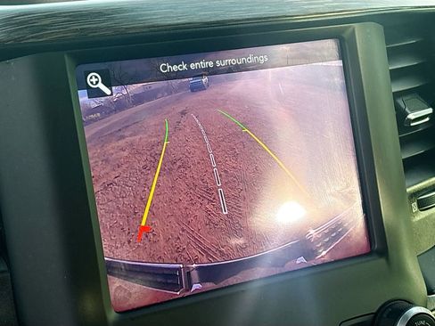 Used 2019 RAM 1500 Laramie AWD/4WD image 13