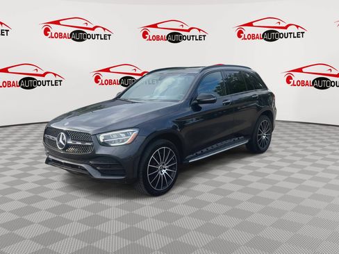 Used 2021 Mercedes-Benz GLC 300 w/ AMG Line image 4