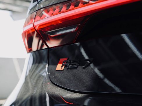 Used 2024 Audi RS 7 Performance w/ Bronze Edition image 7