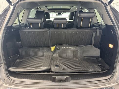 Used 2019 Toyota Highlander Limited Platinum image 25