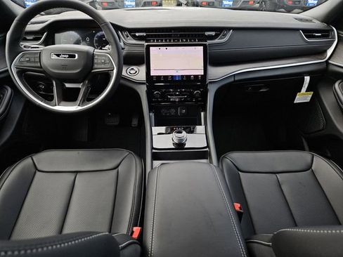 New 2025 Jeep Grand Cherokee Limited w/ Luxury Tech Group II image 5