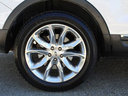 Used 2015 Ford Explorer XLT w/ Equipment Group 202A image 34